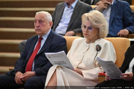 Главные вызовы современности: Геннадий Зюганов провёл заседание фракции КПРФ. На повестке — борьба с ростом цен и суверенное развитие ИИ