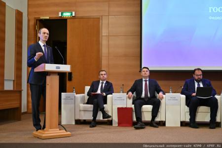 Главные вызовы современности: Геннадий Зюганов провёл заседание фракции КПРФ. На повестке — борьба с ростом цен и суверенное развитие ИИ