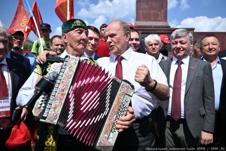 Продолжается рабочая поездка Г.А. Зюганова в Казань