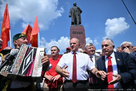 Продолжается рабочая поездка Г.А. Зюганова в Казань