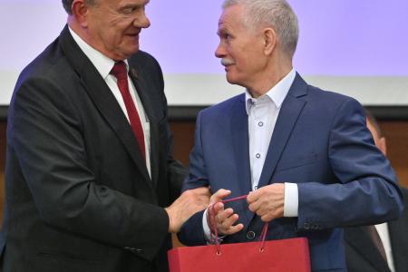 Главные вызовы современности: Геннадий Зюганов провёл заседание фракции КПРФ. На повестке — борьба с ростом цен и суверенное развитие ИИ