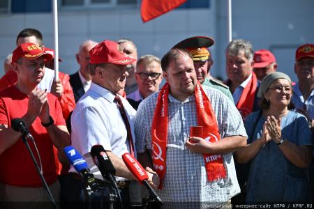 Геннадий Зюганов: Наш конвой символизирует дружбу народов, уникальный советский опыт и идеалы социализма