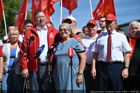 Геннадий Зюганов: Наш конвой символизирует дружбу народов, уникальный советский опыт и идеалы социализма