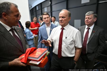 Продолжается рабочая поездка Г.А. Зюганова в Казань