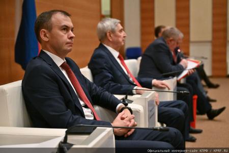 Мирный путь бюллетеня или винтовка с булыжником: Геннадий Зюганов выступил на итоговом заседании фракции КПРФ