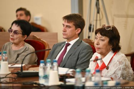 «Это не перекупщики — это мародёры!». Фракция КПРФ в Госдуме дала бой торговому олигархату