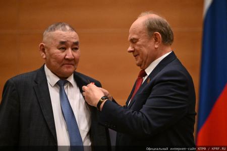 Мирный путь бюллетеня или винтовка с булыжником: Геннадий Зюганов выступил на итоговом заседании фракции КПРФ