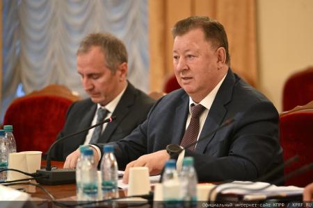 «Это не перекупщики — это мародёры!». Фракция КПРФ в Госдуме дала бой торговому олигархату