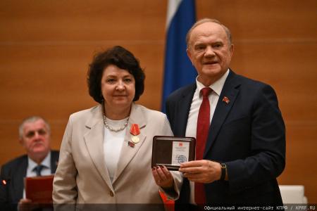 Мирный путь бюллетеня или винтовка с булыжником: Геннадий Зюганов выступил на итоговом заседании фракции КПРФ