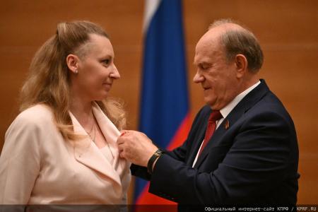 Мирный путь бюллетеня или винтовка с булыжником: Геннадий Зюганов выступил на итоговом заседании фракции КПРФ