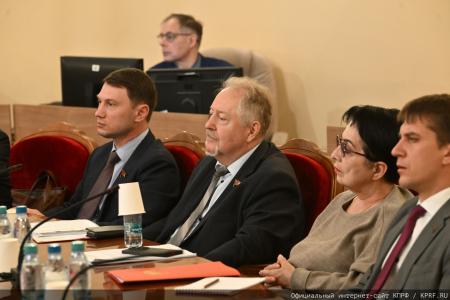«Это не перекупщики — это мародёры!». Фракция КПРФ в Госдуме дала бой торговому олигархату