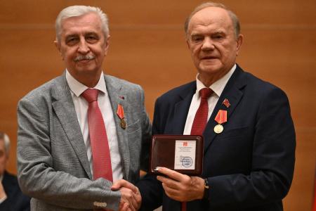 Мирный путь бюллетеня или винтовка с булыжником: Геннадий Зюганов выступил на итоговом заседании фракции КПРФ