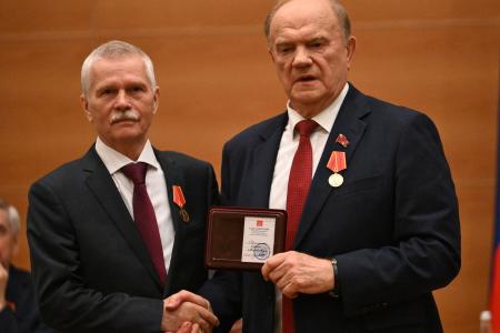 Мирный путь бюллетеня или винтовка с булыжником: Геннадий Зюганов выступил на итоговом заседании фракции КПРФ