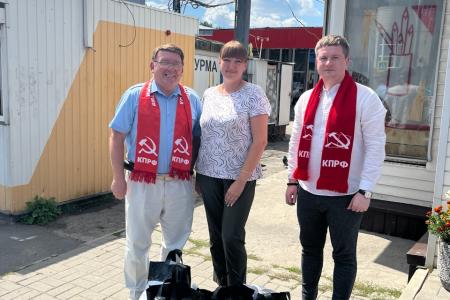 Курская область: коммунисты продолжают благотворительную акцию «Дорогою добра»