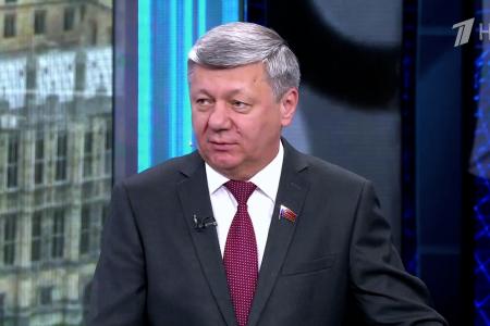 Дмитрий Новиков на Первом канале о правительственных кризисах, о спасении России Лениным и о том, что сейчас не время играть в политические шашечки