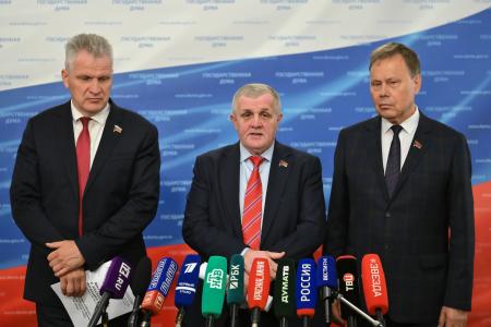 Итоги 8-го созыва сквозь призму оппозиции: Николай Коломейцев, Николай Арефьев и Алексей Куринный ответили на вопросы журналистов