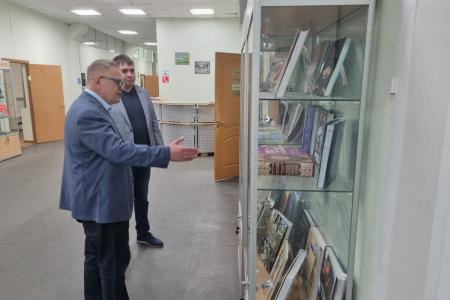 Руководитель фракции КПРФ в Мособлдуме Александр Наумов встретился с коллективом полиграфического предприятия «Чеховский Печатный Двор»