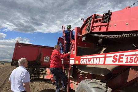 Московская область. Во время рабочего визита в Серпухов Владимир Кашин посетил АО «Дашковка»