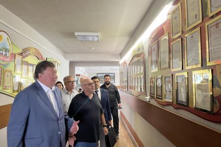 От авиации до сельского хозяйства: Владимир Кашин посетил ключевые предприятия Луховицкого округа