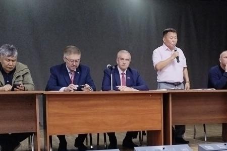 Сергей Левченко и Вячеслав Куличкин в Нерюнгри: доходы от природных богатств должны оставаться в Якутии и работать на её развитие