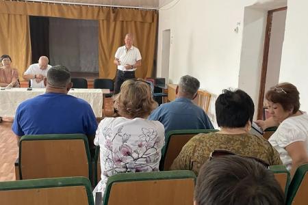 Лидеры калмыцких коммунистов провели серию встреч с жителями поселений Яшкульского района республики