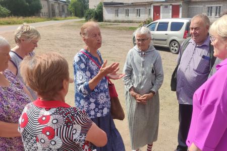 Новгородские коммунисты добились выделения спецтранспорта для доставки газовых баллонов в Парфинский округ