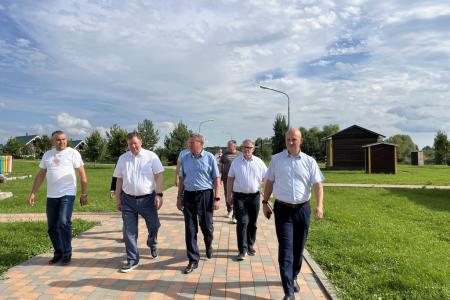 От авиации до сельского хозяйства: Владимир Кашин посетил ключевые предприятия Луховицкого округа