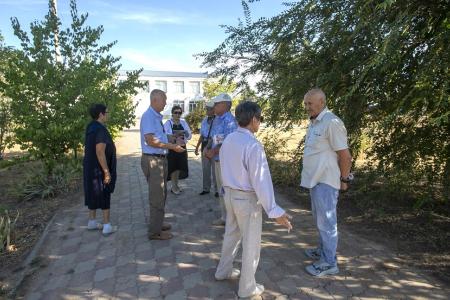 Депутат Народного Хурала Калмыкии Петр Эрендженов провел встречи с избирателями в Юстинском районе
