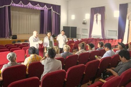 Лаганские встречи лидера коммунистов Калмыкии - вице-спикера Народного Хурала Николая Нурова