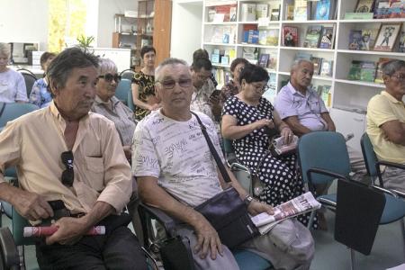Лаганские встречи лидера коммунистов Калмыкии - вице-спикера Народного Хурала Николая Нурова