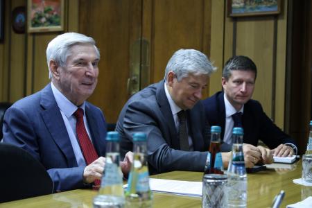 Иван Мельников встретился с Послом Вьетнама в России