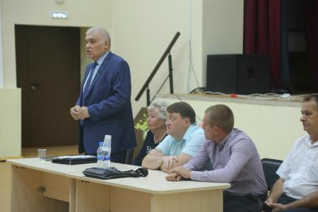 Омская область. Депутат Госдумы Андрей Алехин в Калачинске провел встречу с жителями и собрал наказы на новый срок