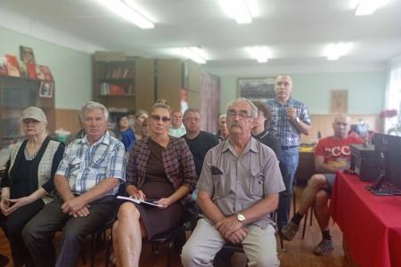 Воронежская область: Депутат Россошанского райсовета Воронежской области Сергей Толстун о встречах депутатов Обухова и Рослика с жителями района