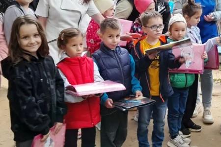 Калужские коммунисты помогают многодетным и малообеспеченным готовить детей к школе