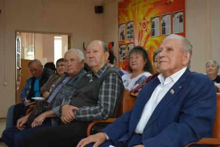 Депутаты Госдумы от КПРФ встретились с коммунистами Забайкалья