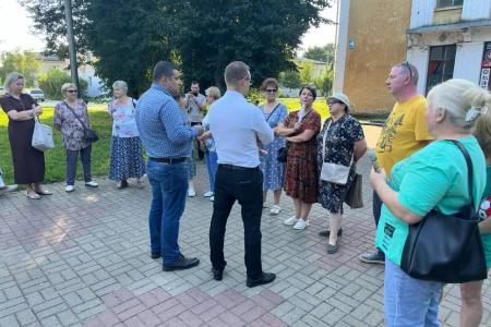 Владимир Исаков провёл встречи с жителями Юхновского и Жуковского районов  Калужской области