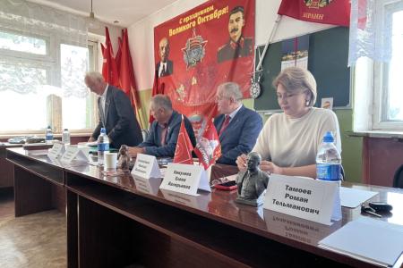 Кузбасс. Н.В. Коломейцев в городе Таштагол провел встречу с партийным активом округа