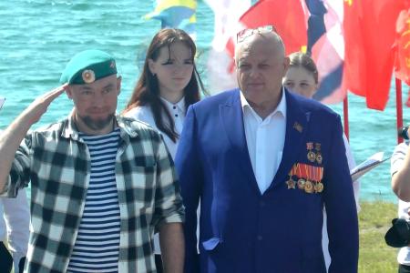 День ВДВ в Магадане: КПРФ организовала масштабный праздник для всех поколений в парке «Маяк»