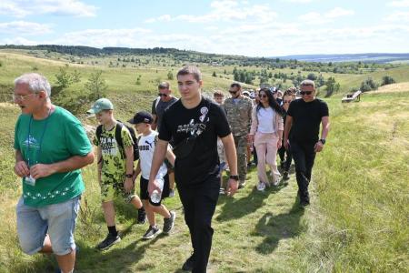 Ульяновская область. Тимуровцы и дети участников СВО провели день в Сенгилеевских горах
