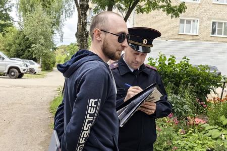 Кандидаты от КПРФ Александр Бойков и Владимир Любимов зафиксировали проблемы города Вичуга Ивановской области во время встреч с избирателями