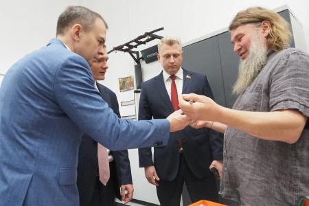 Юрий Афонин и Валентин Коновалов посетили технопарк «Университетский» в Екатеринбурге