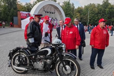 «Вперед в СССР!»: В Новосибирске состоялся фестиваль левой прессы «День Правды»