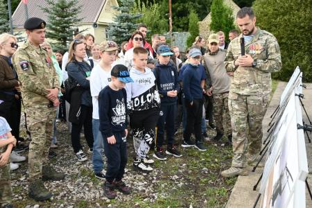 В преддверии Дня знаний в Ульяновске при содействии сенатора А. Гибатдинова прошел масштабный патриотический праздник «Школа Защитников Родины»