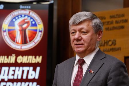 «Когда мы едины — мы непобедимы!»: Российский общественный комитет борется за свободу Николаса Мадуро