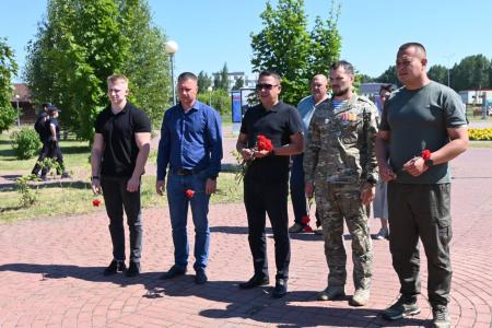 Айрат Гибатдинов: «спасибо братьям десантникам за отвагу!» - ульяновкие коммунисты отметили день ВДВ