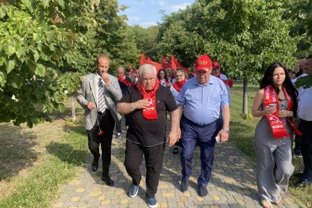 158-й гуманитарный конвой - помощь фронту от коммунистов северного Кавказа и Юга России