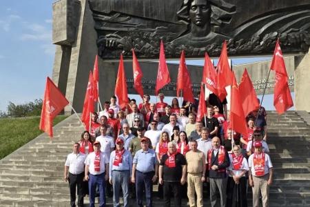 158-й гуманитарный конвой - помощь фронту от коммунистов северного Кавказа и Юга России