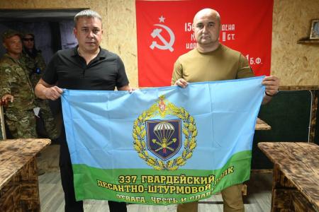 Айрат Гибатдинов навестил десантников на передовой