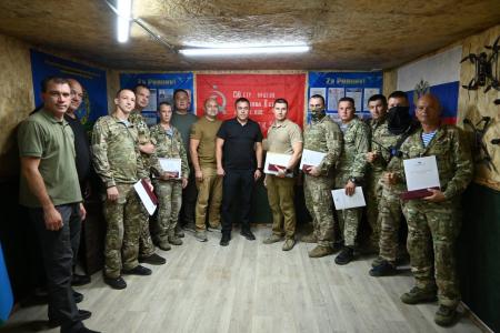 Айрат Гибатдинов навестил десантников на передовой