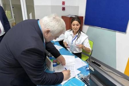Казбек Тайсаев в день голосования посетил около 20 избирательных участков в Казахстане